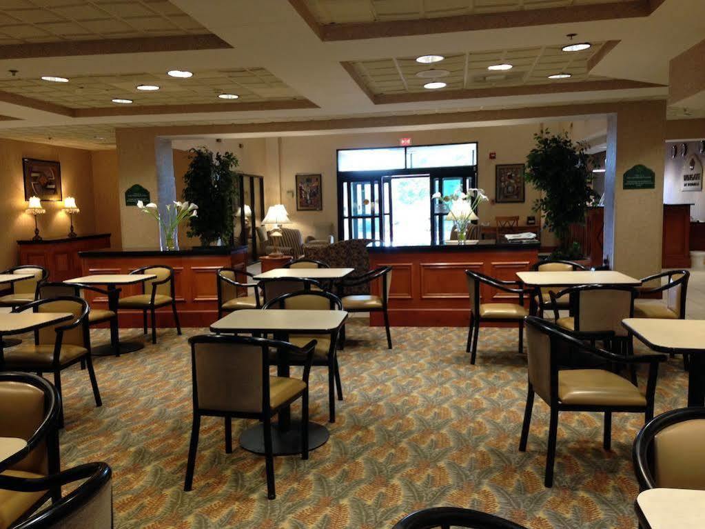 Comfort Inn & Suites Columbus North Εξωτερικό φωτογραφία